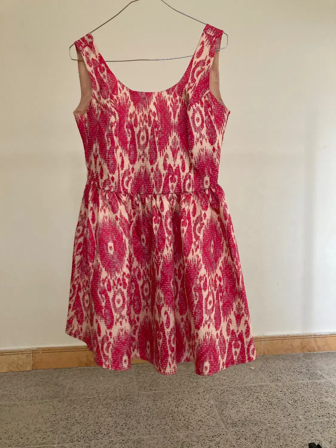 پیراهن مجلسی|لباس|فردیس, فردیس|دیوار