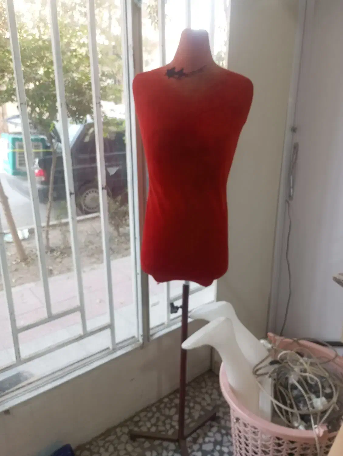 فروش وسایل مغازه لباس فروشی|فروشگاه و مغازه|خمینی‌شهر, |دیوار