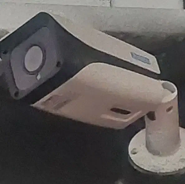 ۴ عدد دوربین hivision|دوربین مداربسته|اردکان, |دیوار