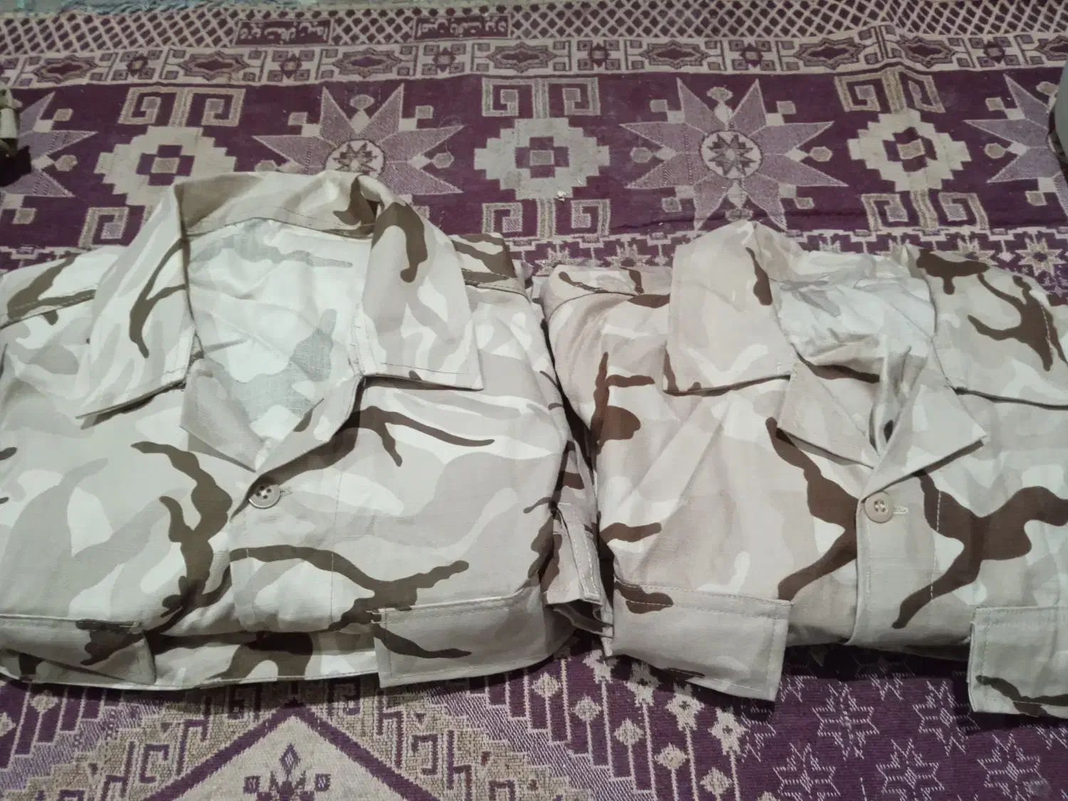 پوتین ولباس|لباس|خاش, |دیوار