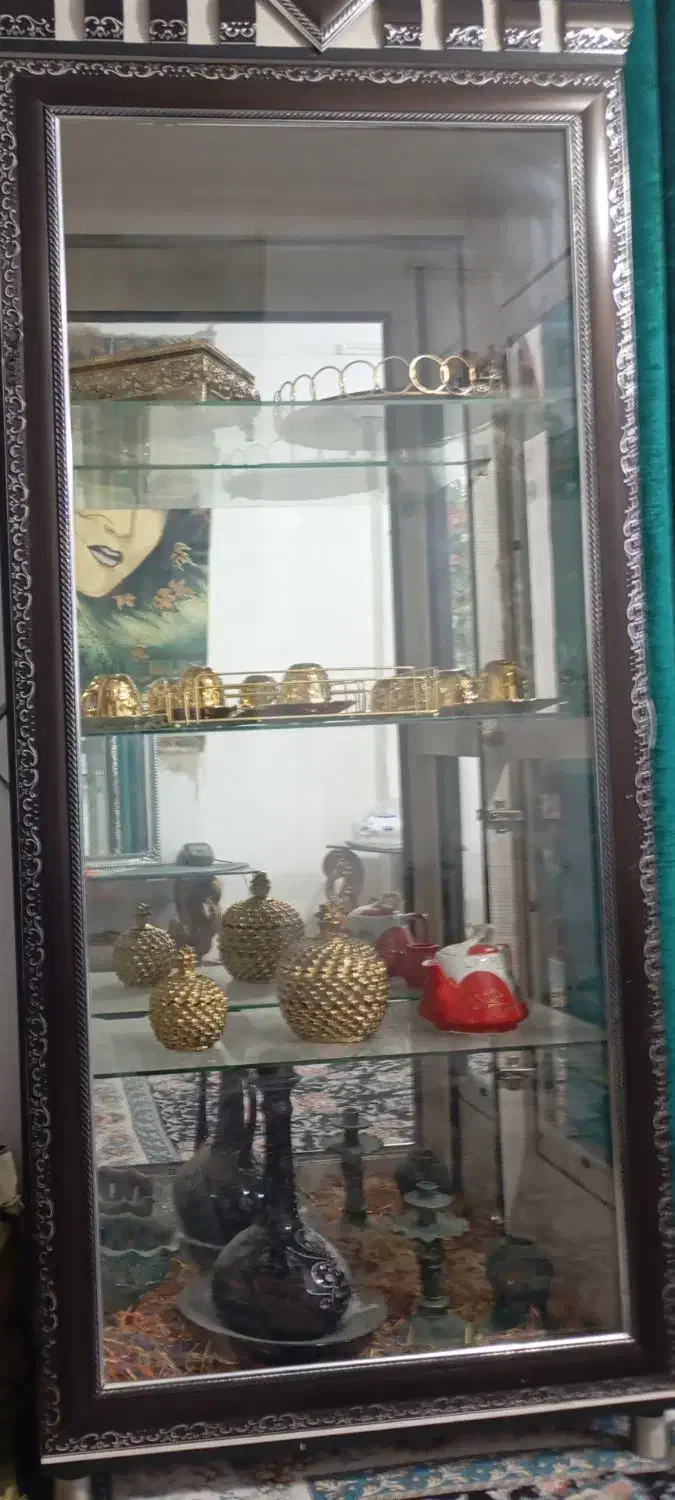 یک عددبوفه نو بدون کوچکترین ضربه ای|بوفه، ویترین، کنسول|بم, |دیوار