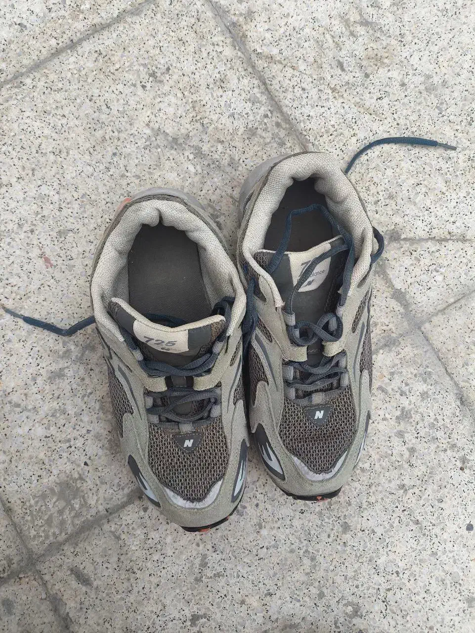 کفش نیوبالانس 725|کیف، کفش، کمربند|قشم, |دیوار