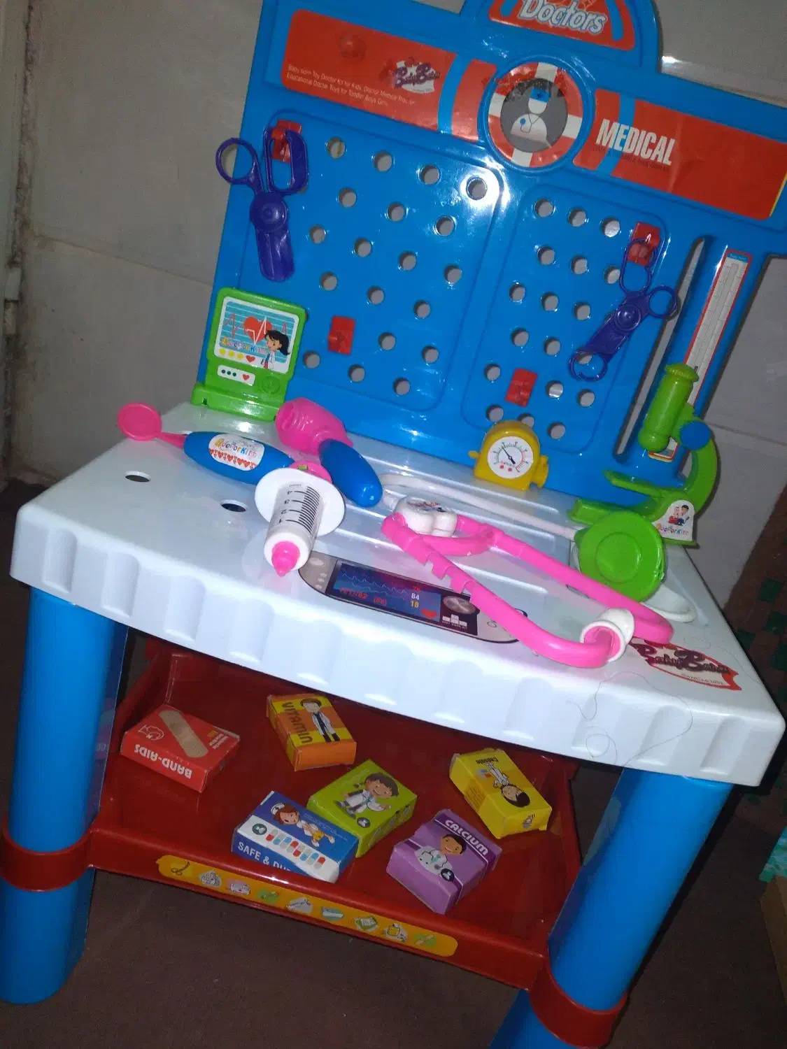 میز وسایل دکتری|اسباببازی|قم, علی آباد سعدگان|دیوار