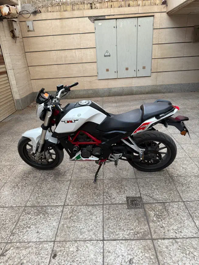 بنلی ۲۵۰ سی سی تک سیلندر مدل ۹۸|موتورسیکلت|اهواز, کوی جانبازان(دانش)|دیوار