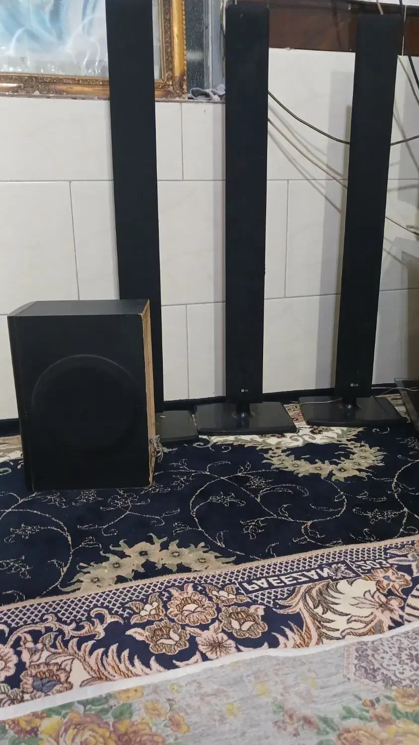 سیمای خانواده|سیستم صوتی خانگی|بم, |دیوار