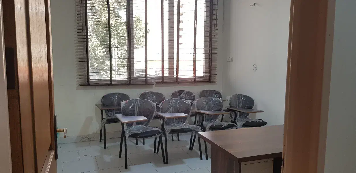 اجاره کلاس و سالن مجهز آموزشی بلوار بعثت|اجارهٔ کوتاهمدت دفتر کار و فضای آموزشی|نیشابور, دارایی|دیوار