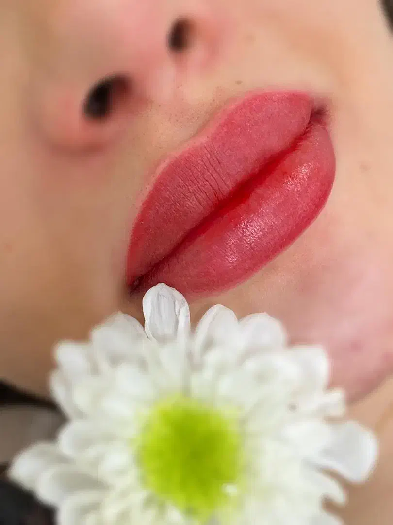 تخفیف میکروبلید فیبروز آرایش دائم|خدمات آرایشگری و زیبایی|دورود, |دیوار