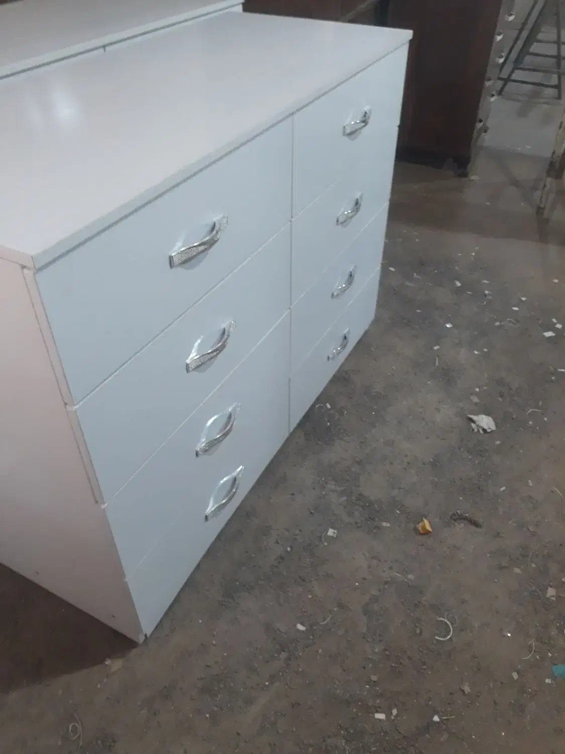 سلام دو عدد دراور افقی ۸ کشو|جاکفشی، کمد، دراور|قم, قلعه کامکار|دیوار