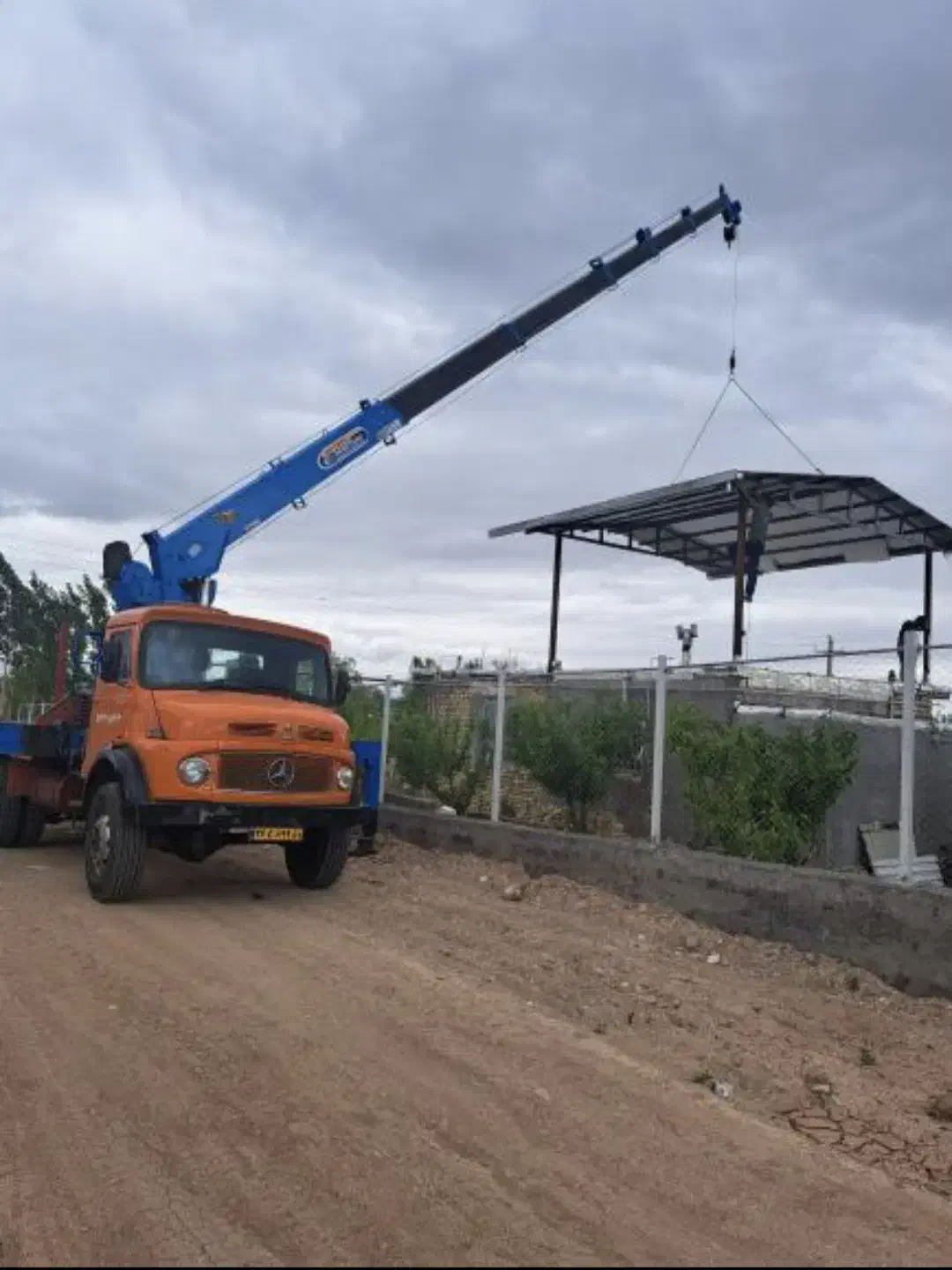 جرثقیل ۵ تن همراه با سبد بالابر ایمنی|خدمات حمل و نقل|نیشابور, هفده شهریور|دیوار