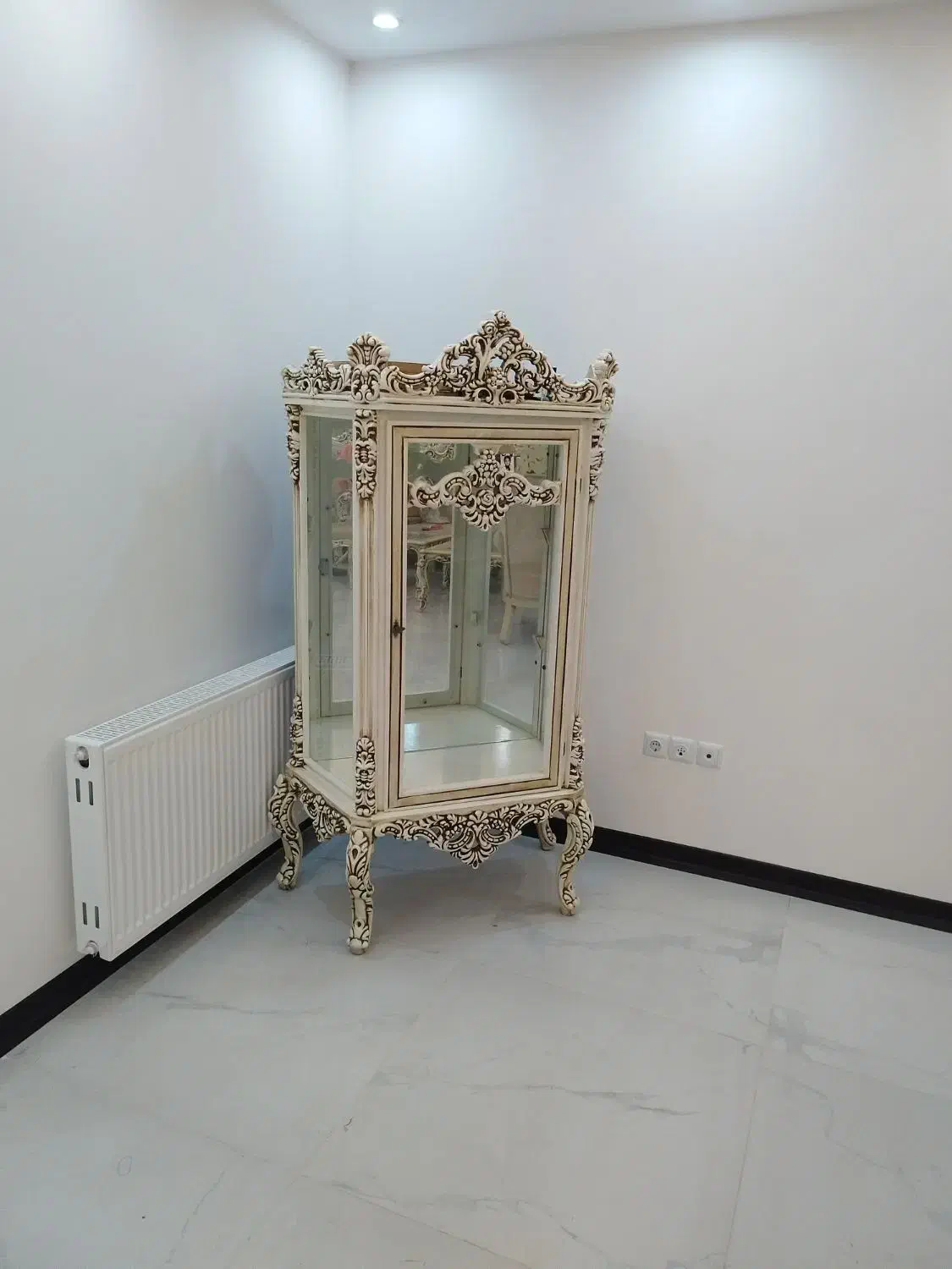 ویترین چوبی|بوفه، ویترین، کنسول|قم, شهرک مهدیه (مدرس)|دیوار