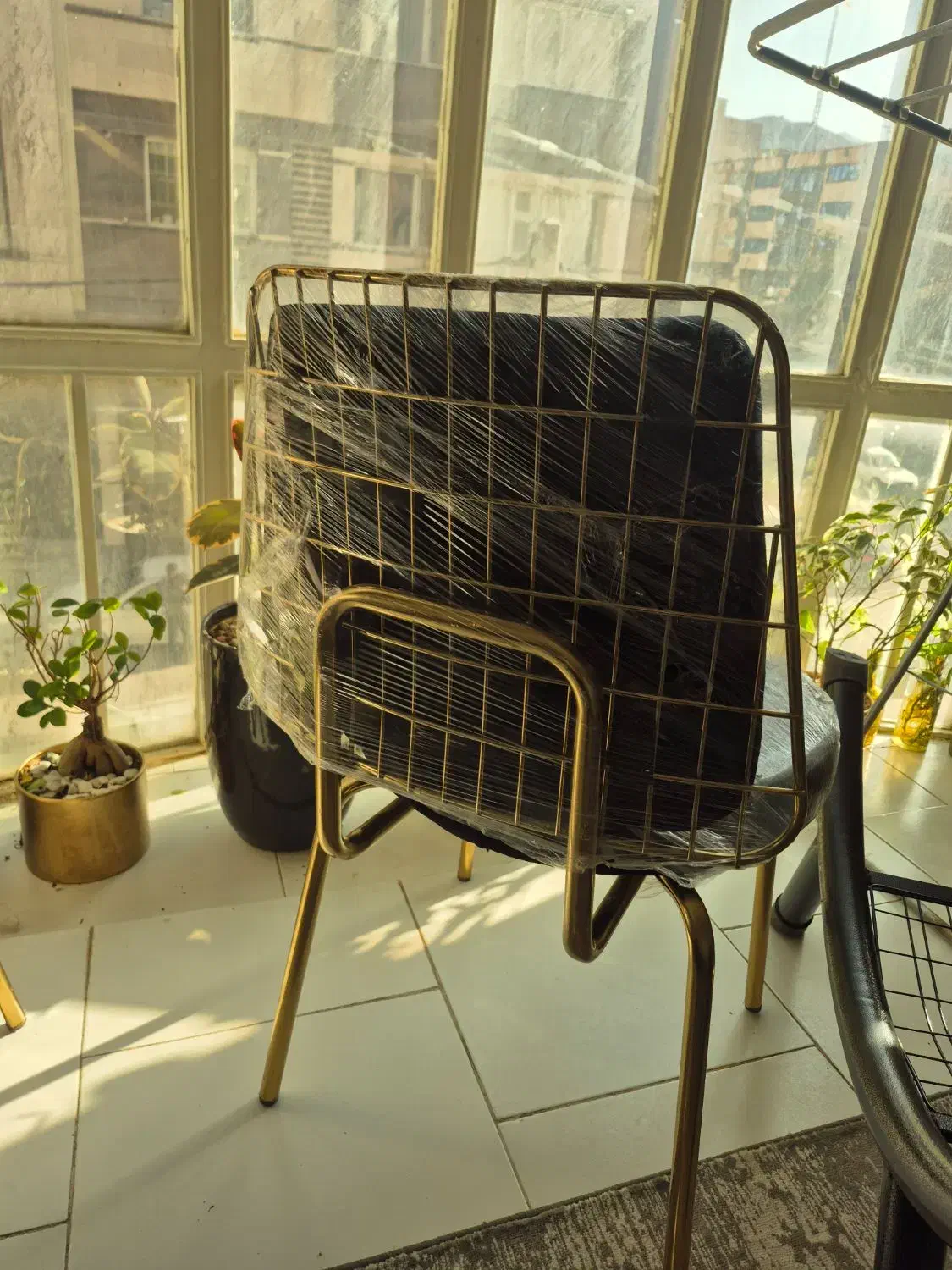 نیم ست جادار و کم جا شیک جدید|مبلمان خانگی و میز عسلی|همدان, |دیوار