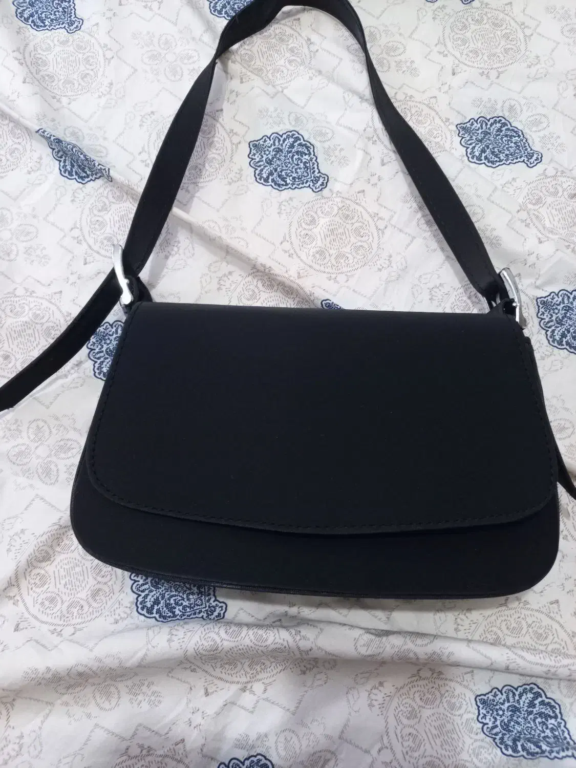 چند عدد کیف|کیف، کفش، کمربند|سنندج, |دیوار