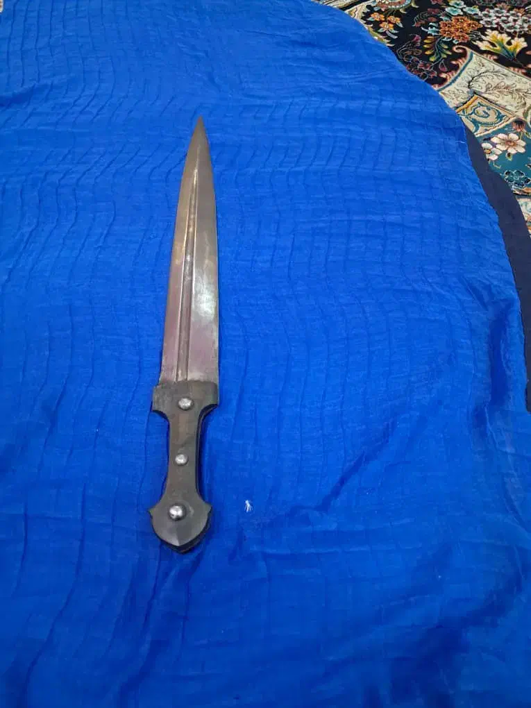 چاقو کهنه|کلکسیون اشیاء عتیقه|خمینیشهر, |دیوار