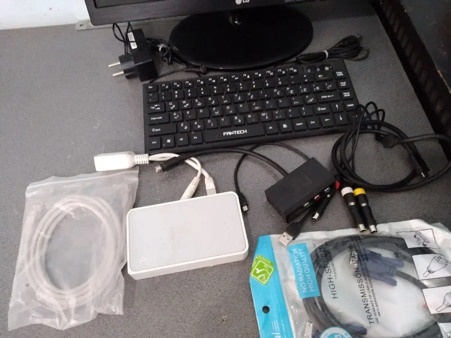 مانیتور کامپیوتر ال جی و کیبود|قطعات و لوازم جانبی رایانه|محمدیه-قزوین, |دیوار