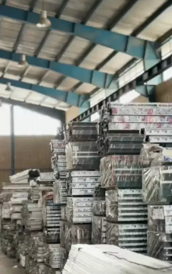 فروش عمده پروفیل دیفیوزر لاینر لاین نوری|لامپ و چراغ|تهران, جمهوری|دیوار