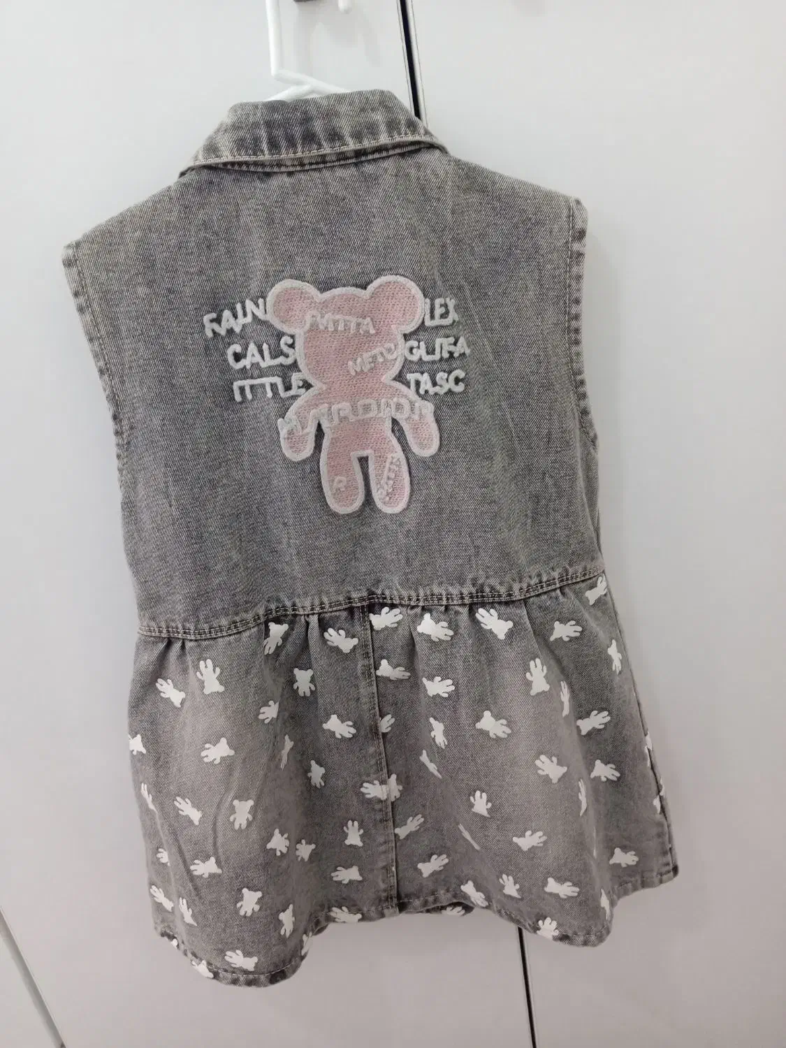 سارافون لی شلوار جین همرنگ هم داره|کفش و لباس بچه|نجف‌آباد, شهید بهشتی|دیوار