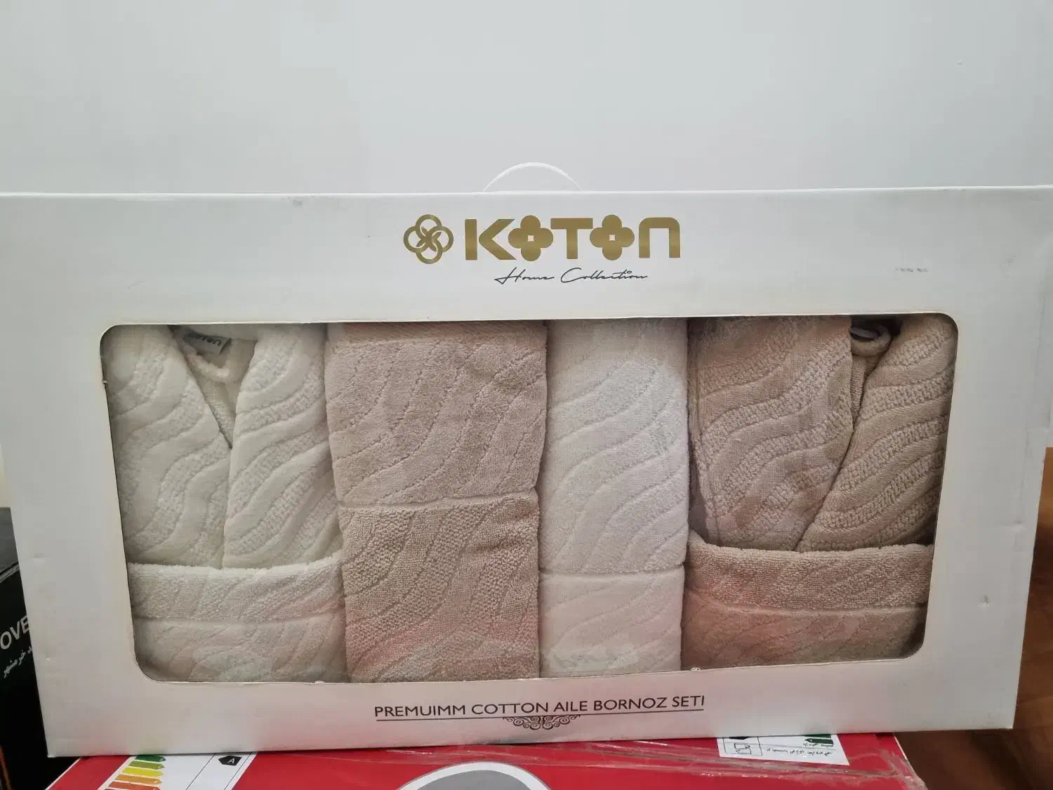 حوله ۲ نفره ست کامل برند koton زیر قیمت|سفره، حوله، دستمال آشپزخانه|رشت, ساغری سازان|دیوار