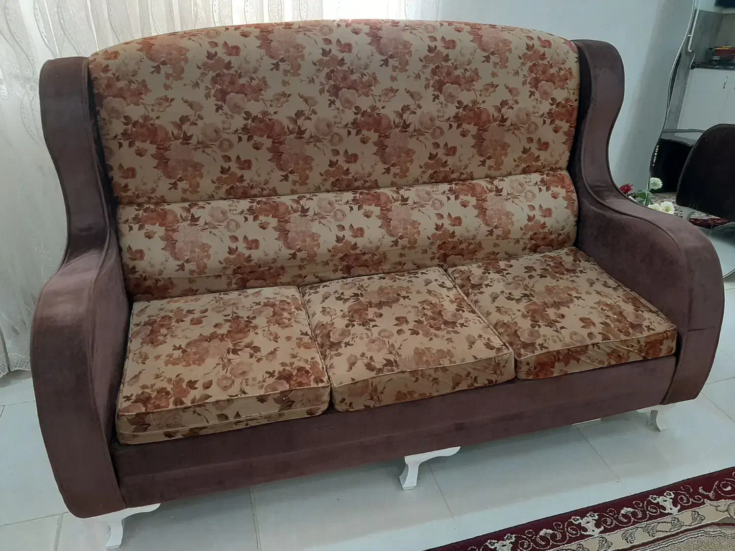 مبل راحتی ۷ نفره به همراه جلو مبلی|مبلمان خانگی و میز عسلی|آستانه اشرفیه, |دیوار