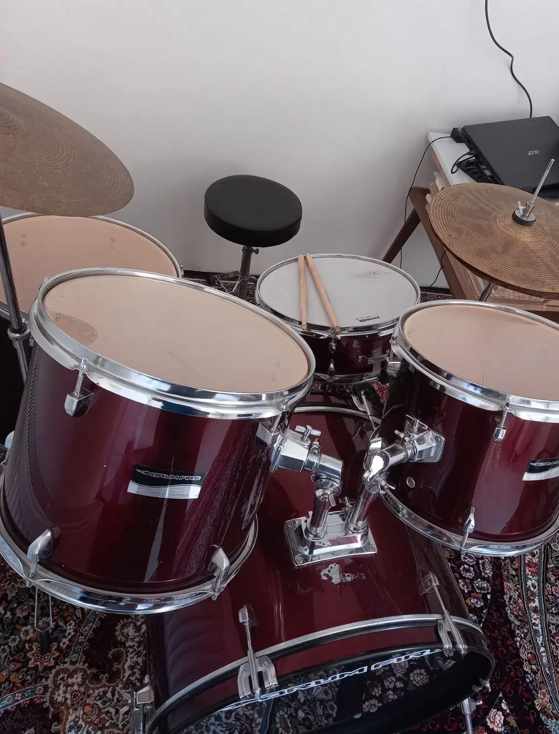 درامز(جاز)|درام و پرکاشن|نائین, |دیوار