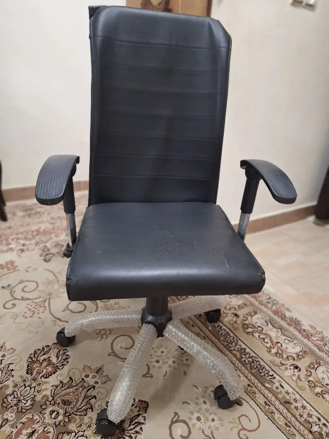 صندلی چرخ دار اداری/ قابل تنظیم ارتفاع|مبلمان اداری|رشت, پل تالشان|دیوار