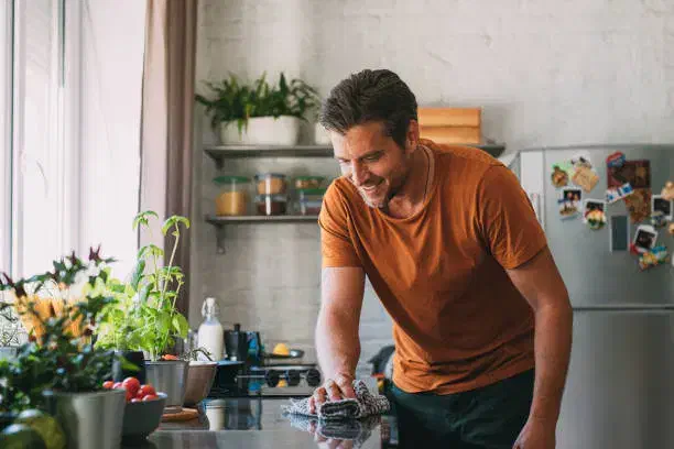 خدمتکار و نظافتچی با کمترین تعرفه و به شرط رضایت|خدمات نظافت|تهران, جنتآباد مرکزی|دیوار