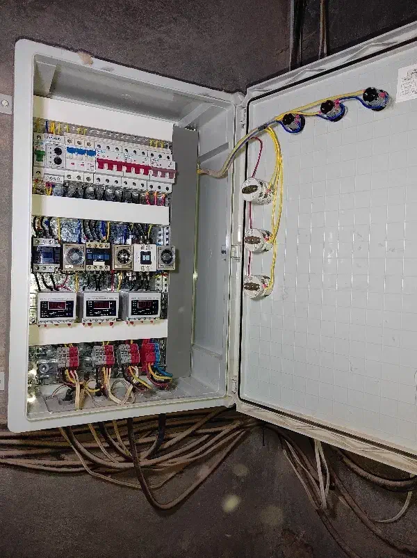 برق صنعتی ـ طراحی ،نصب، اجرا ، تعمیر|خدمات پیشه و مهارت|دزفول, |دیوار