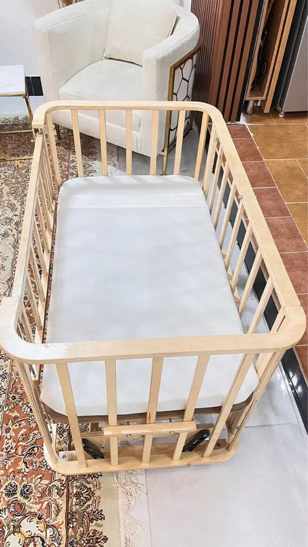 تخت کودک|تخت و صندلی بچه|دوگنبدان, |دیوار