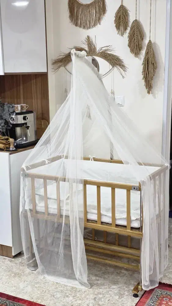 گهواره چوبی|تخت و صندلی بچه|اهواز, گلستان|دیوار