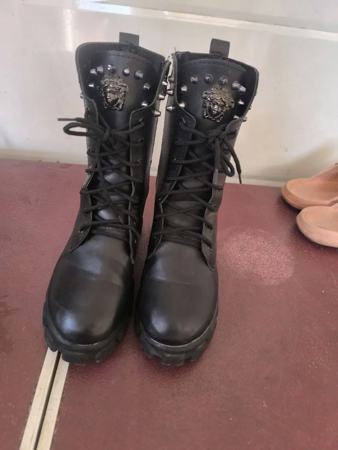 چکمه ها اولی نو هست|کفش و لباس بچه|شوش, |دیوار