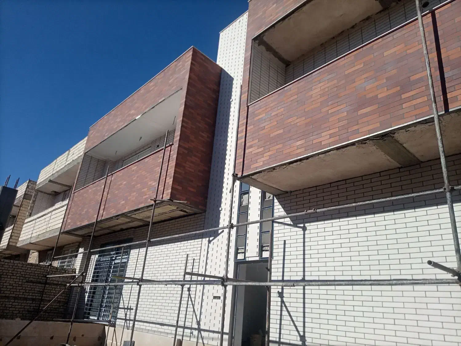 خدمات اجرای نمای ساختمان|خدمات پیشه و مهارت|آباده, |دیوار