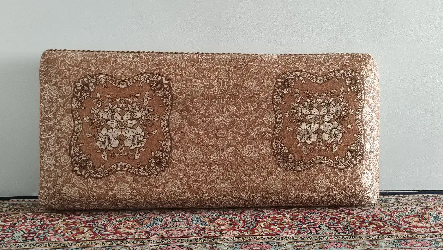 پشتی|پشتی|دورود, |دیوار