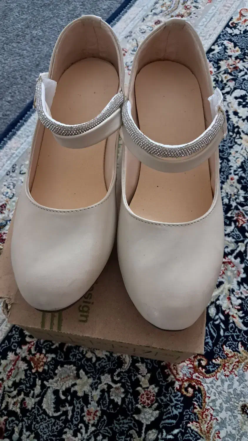 کفش پاشنه بلند دخترانه|کفش و لباس بچه|تهران, امام زاده حسن|دیوار