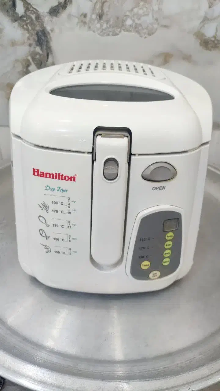 سرخ کن هیلتون آمریکا عروسک مخصوص عروس و جهیزیه|اجاق گاز و لوازم برقی پخت‌وپز|رشت, گلسار|دیوار