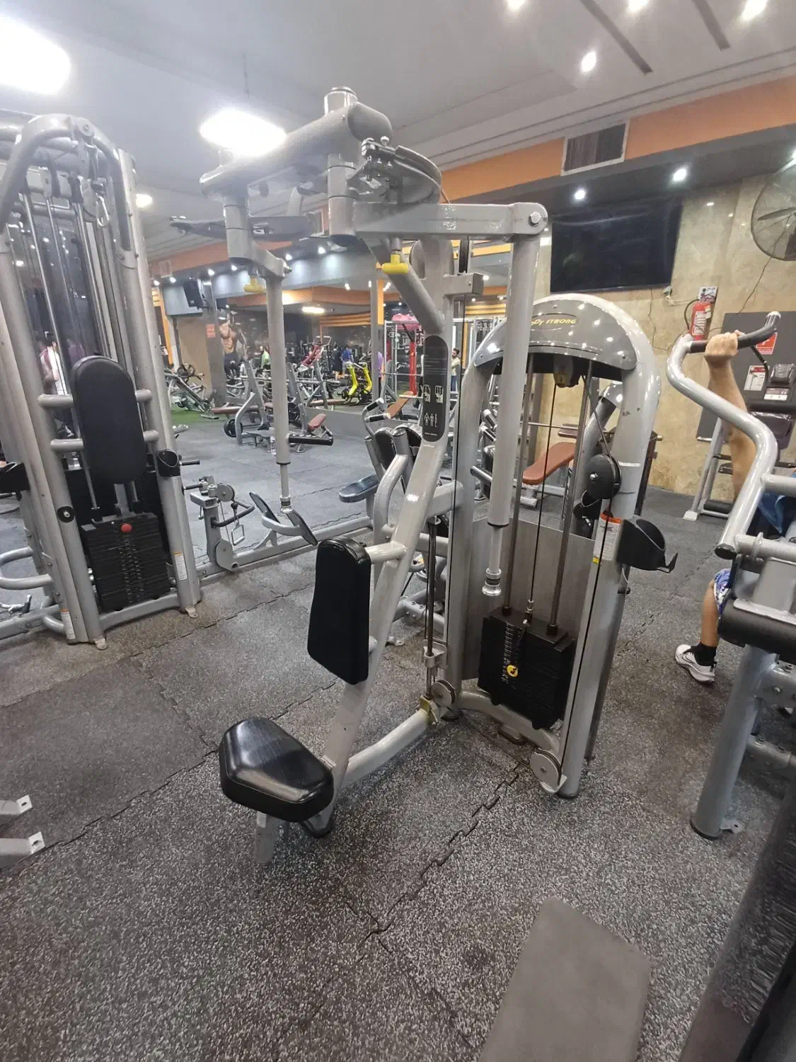 دستگاه بدنسازی باترفلای|تجهیزات ورزشی|اصفهان, سرچشمه|دیوار