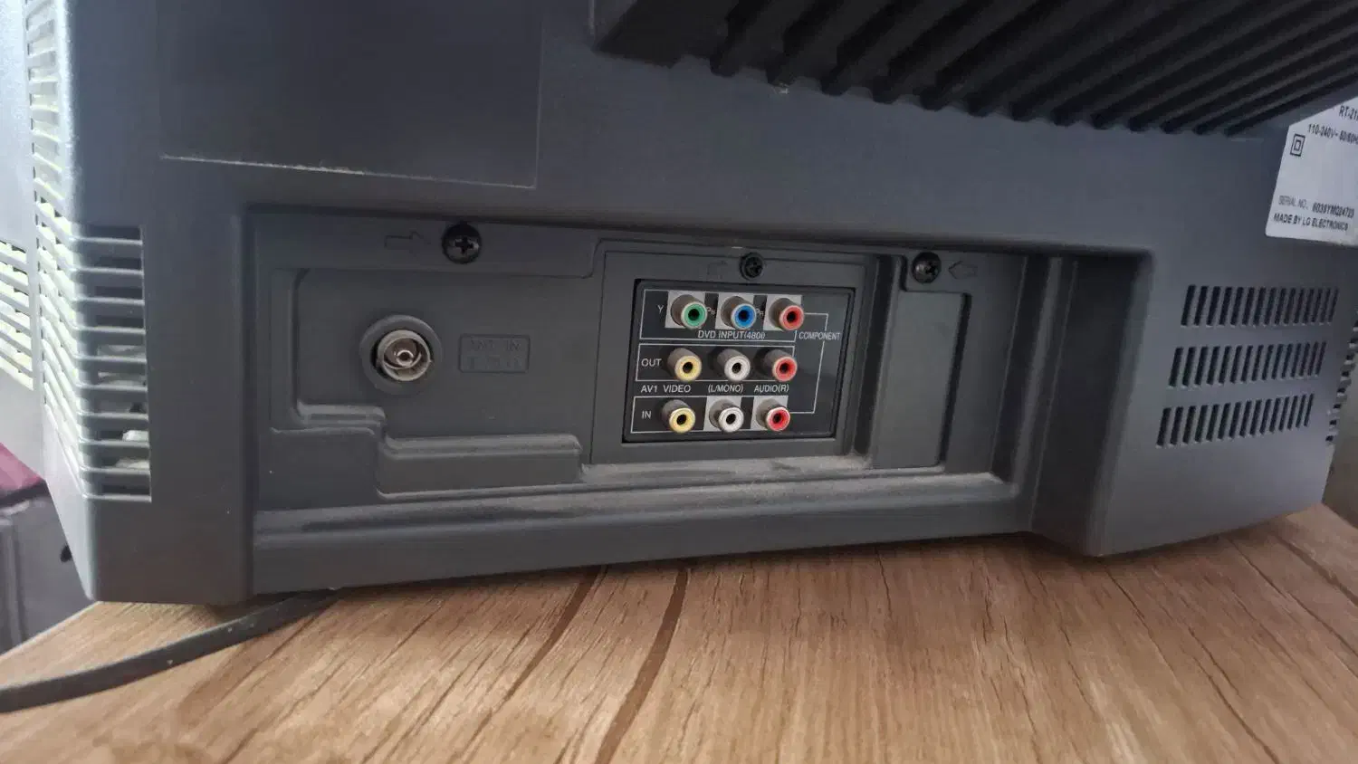 تلویزیون ال جی 21 اینچ سالم|تلویزیون و پروژکتور|کرج, ساسانی (قلمستان)|دیوار