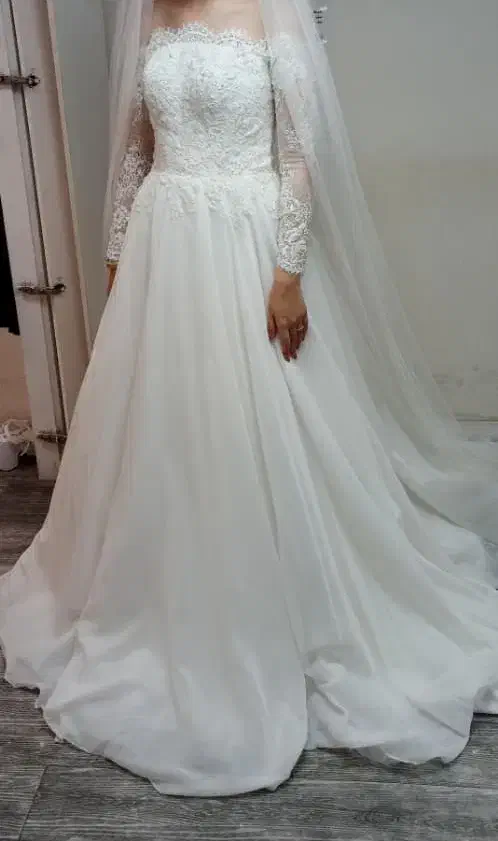 لباس عروس|لباس|رشت, باهنر|دیوار