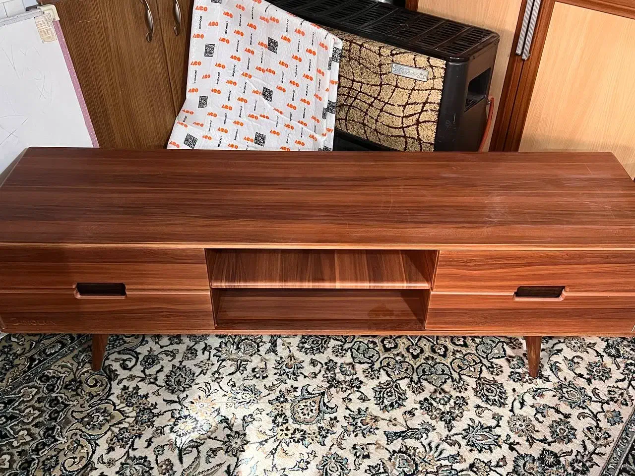 زیر تلویزیون در حد نو|میز تلویزیون|کرمانشاه, |دیوار