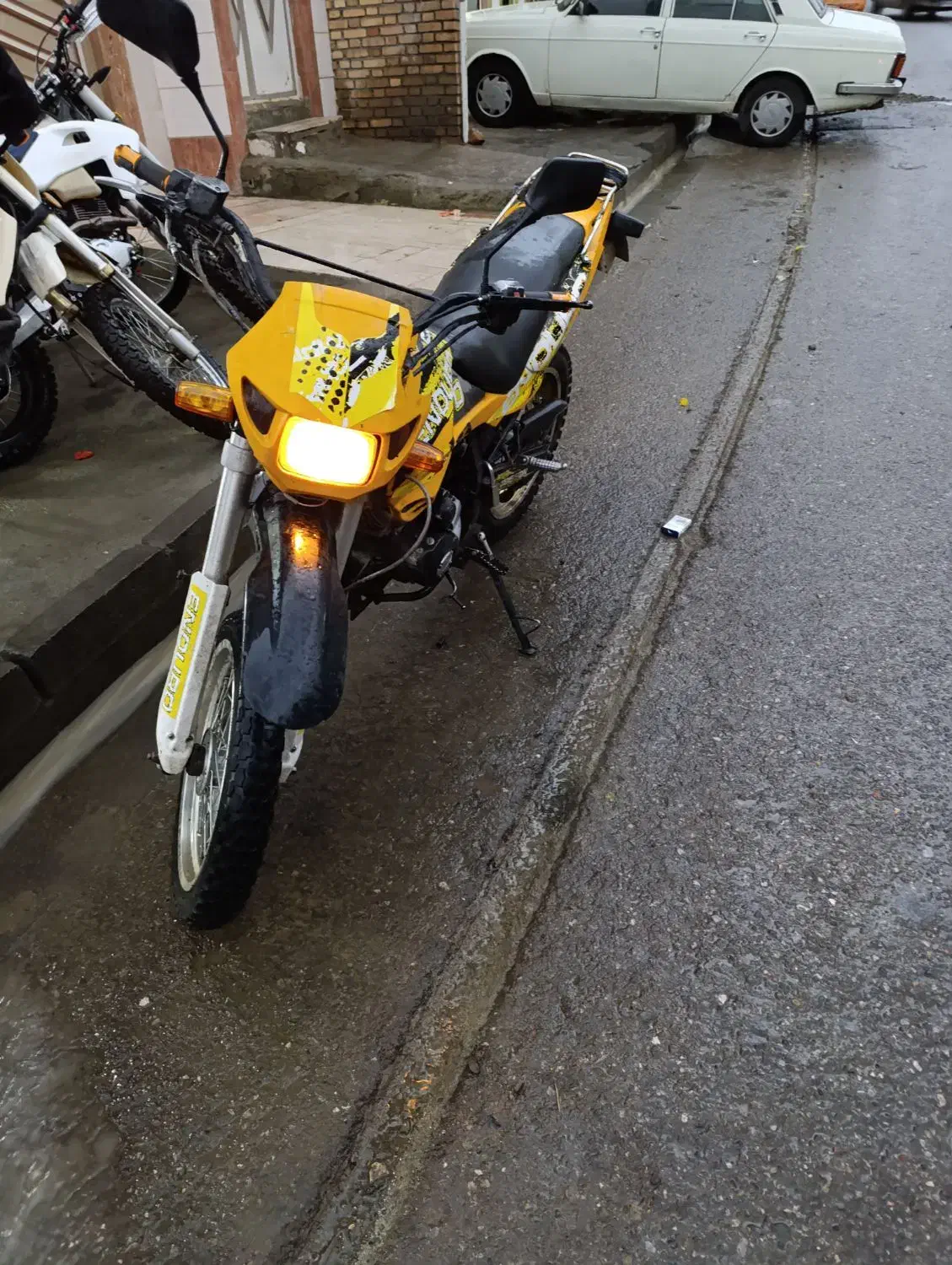 تریل 200|موتورسیکلت|سنندج, |دیوار