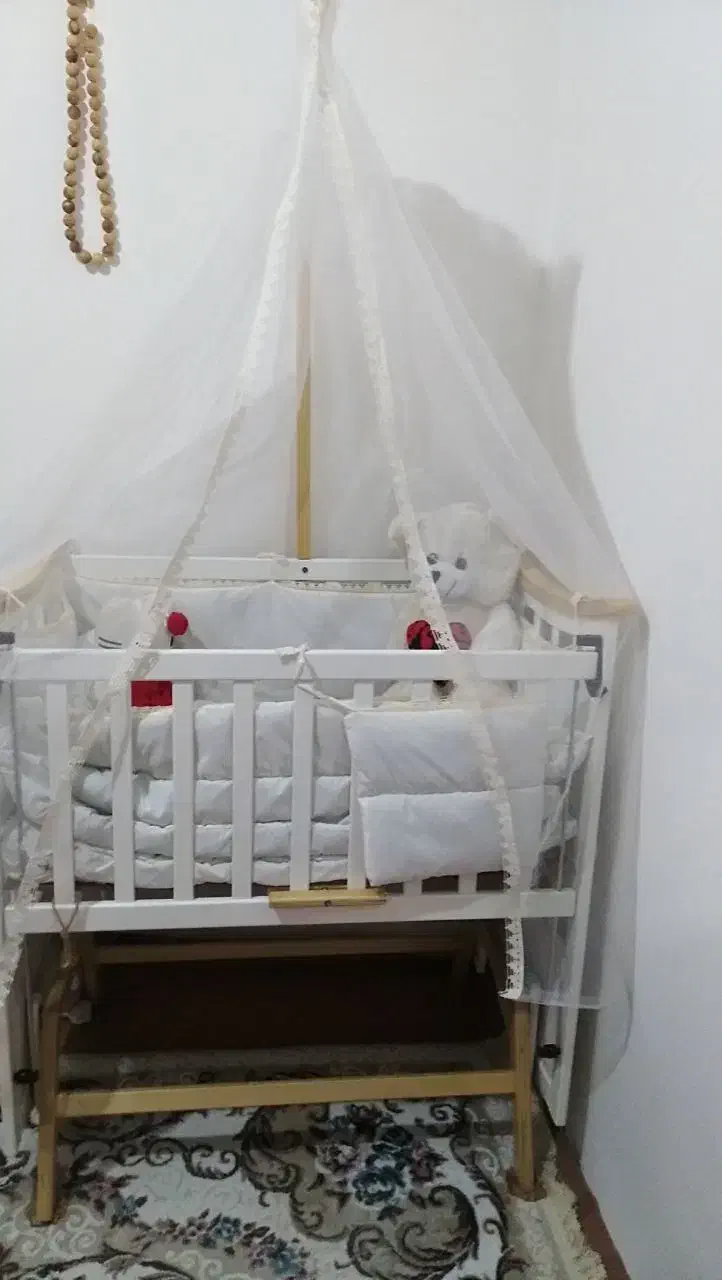 گهواره نونودار|تخت و صندلی بچه|سنندج, |دیوار