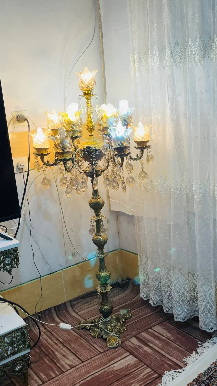 چراغ ایستاده برنجی|چراغ خواب و آباژور|خمین, |دیوار