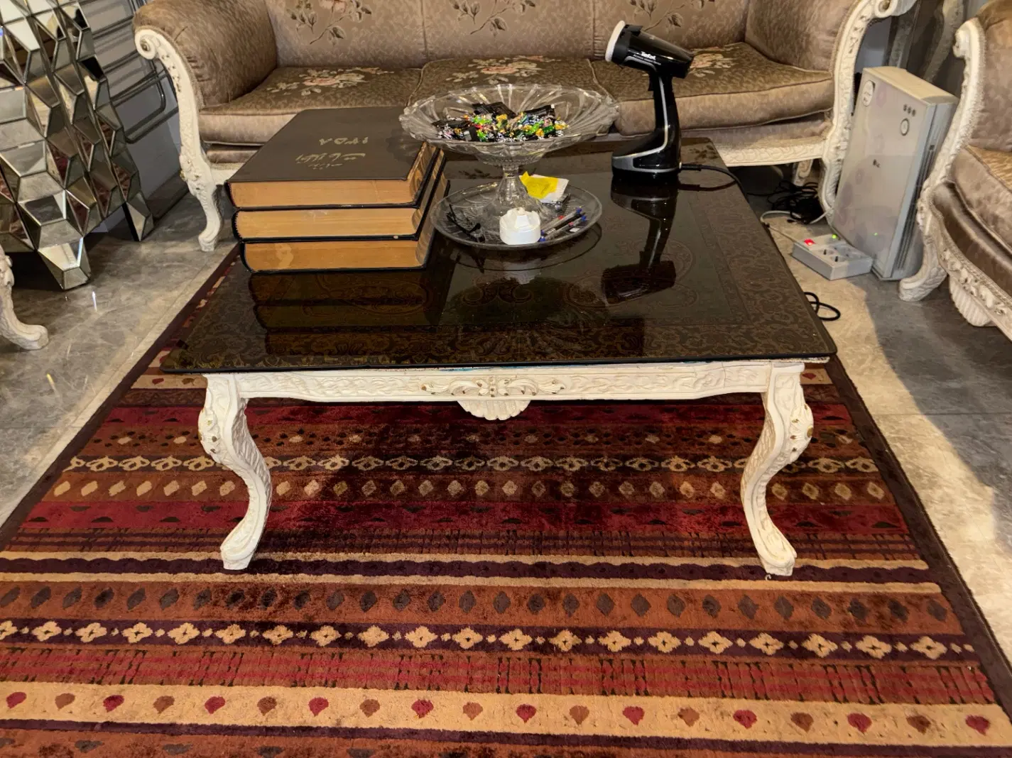 مبل ال و مبل پنج نفره کاملا سالم و با کیفیت بالا|مبلمان خانگی و میز عسلی|تهران, شهرک هما|دیوار