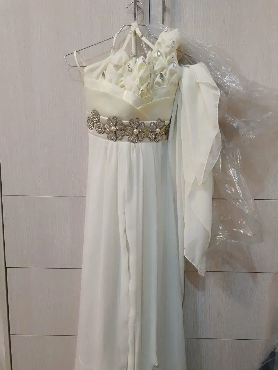 لباس نو تن نخورده|لباس|خمینیشهر, |دیوار