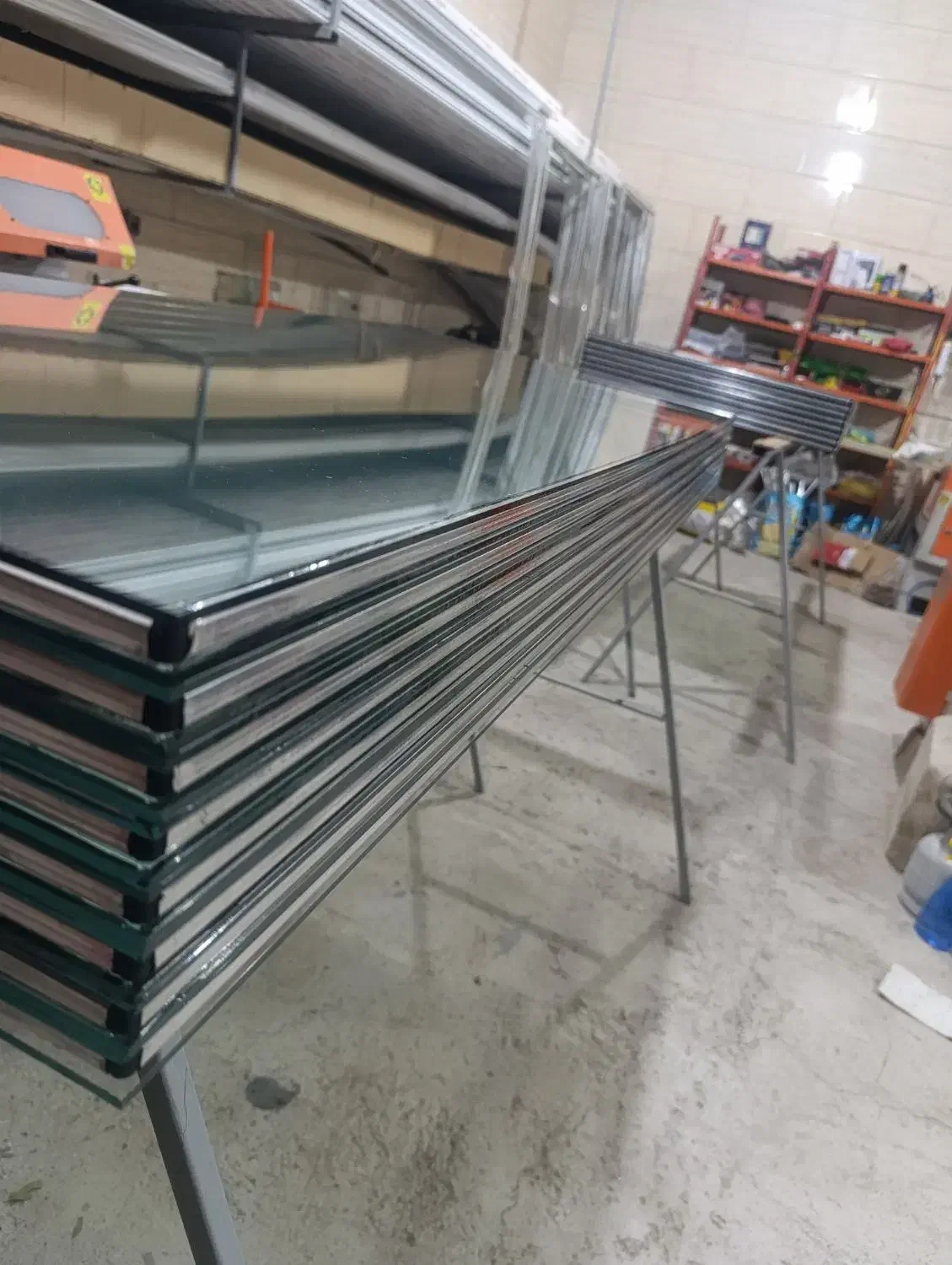 شیشه بری ، توری و پنجره دوجداره رادین|خدمات پیشه و مهارت|الوند, |دیوار