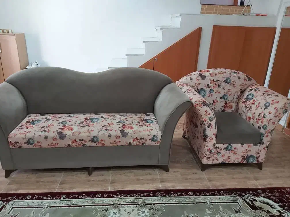 یک دست مبل تر و تمیز|مبلمان خانگی و میز عسلی|رشت, لاکان|دیوار