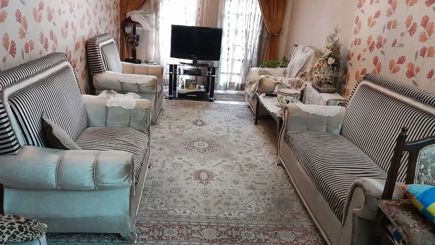 مبلمان کلاسیک راحتی|مبلمان خانگی و میز عسلی|تهران, آشتیانی|دیوار