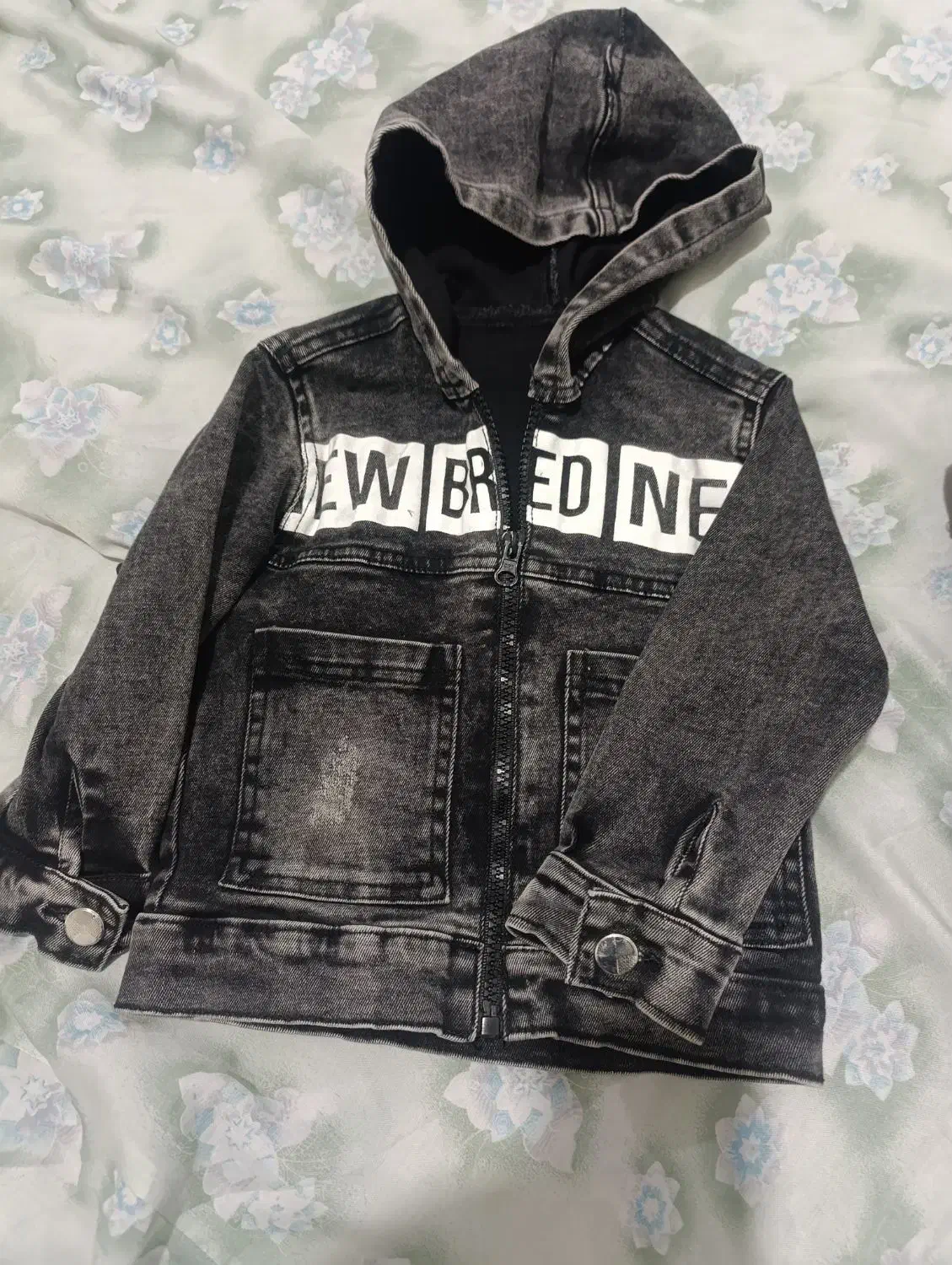 لباس بچه|کفش و لباس بچه|قم, شهر قائم|دیوار