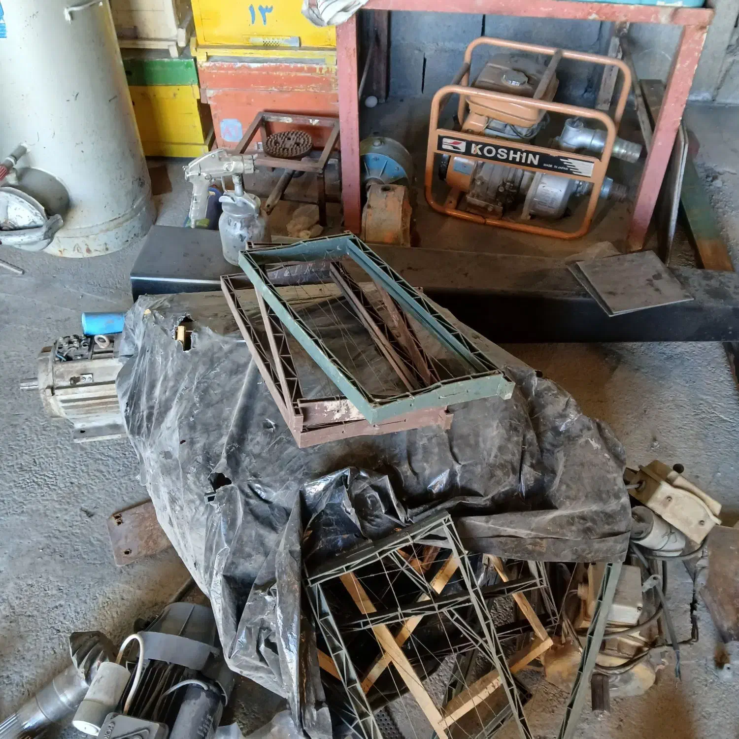 کندو خالی|لوازم جانبی حیوانات|ملکشاهی, |دیوار