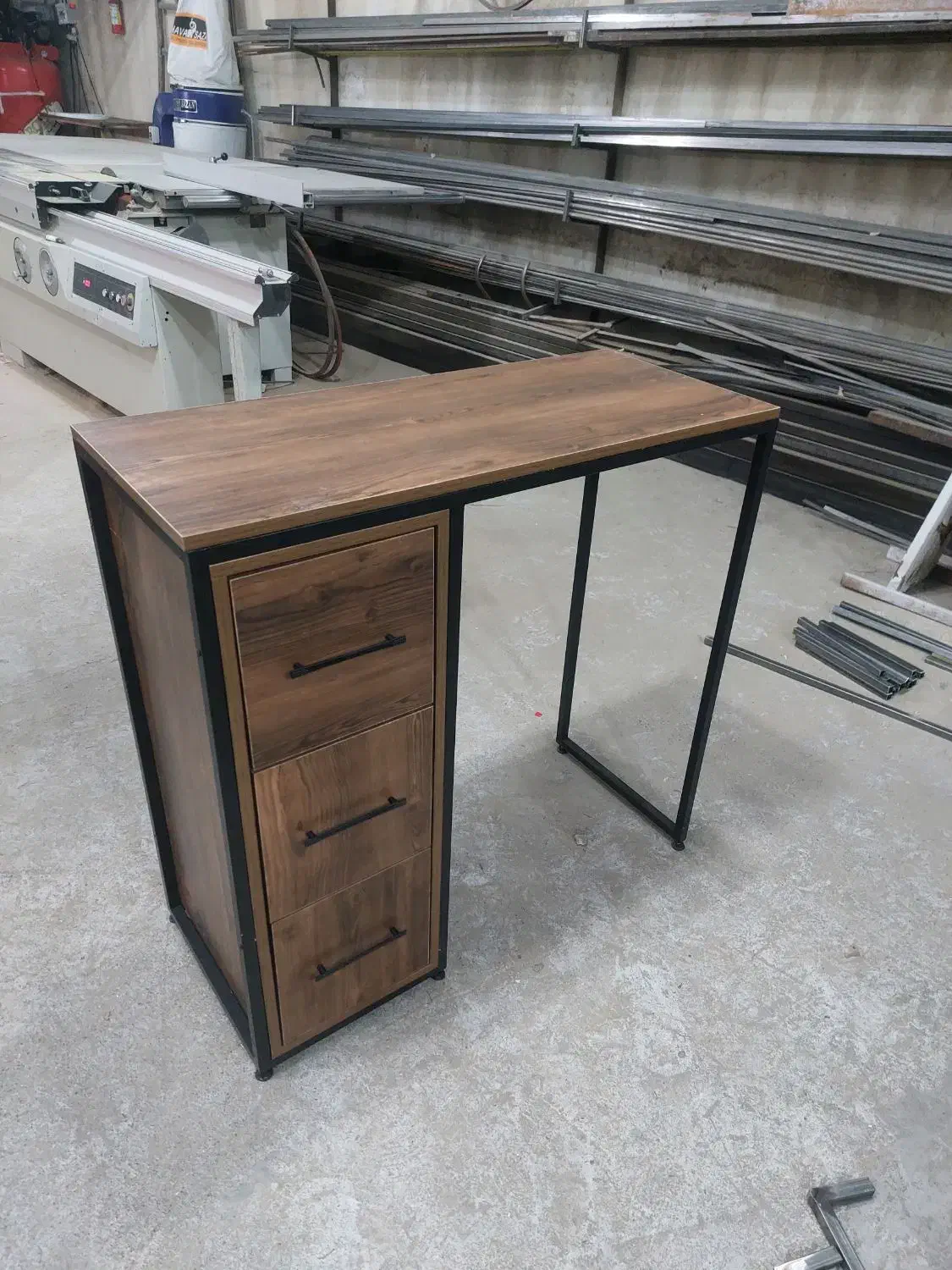 تولید انواع میز تحریر ترکیب چوب وفلز|میز تحریر و کامپیوتر|مشهد, سازمان آب|دیوار