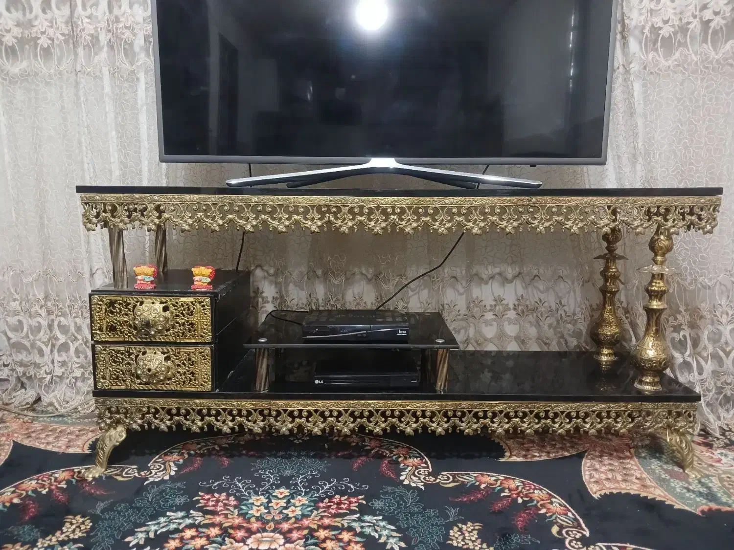 زیر تلویزیون برنج اصل سنگین|میز تلویزیون|اردبیل, |دیوار