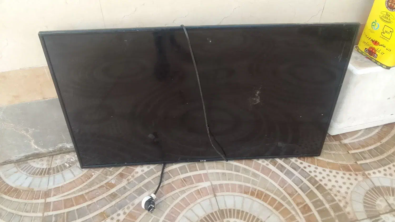 تلوزیون۴۳نیازبه تعمیر|تلویزیون و پروژکتور|مرند, |دیوار